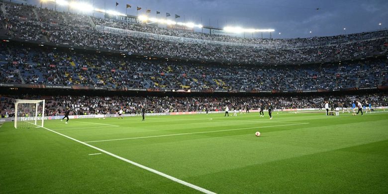 Barcelona, Frankfurt, Eintracht Frankfurt, Liga Champions, UEFA, suporter, tribun, Camp Nou, Tribun Camp Nou Rusak, Barcelona Tuntut Ganti Rugi ke Eintracht Frankfurt