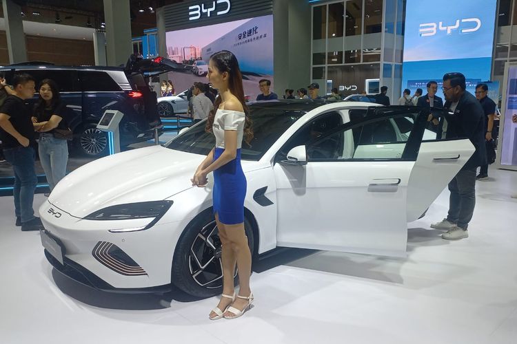 sedan listrik, mobil listrik bekas, mobil bekas, BYD seal, Cek Harga Bekas BYD Seal, Anjlok Rp 200 Jutaan