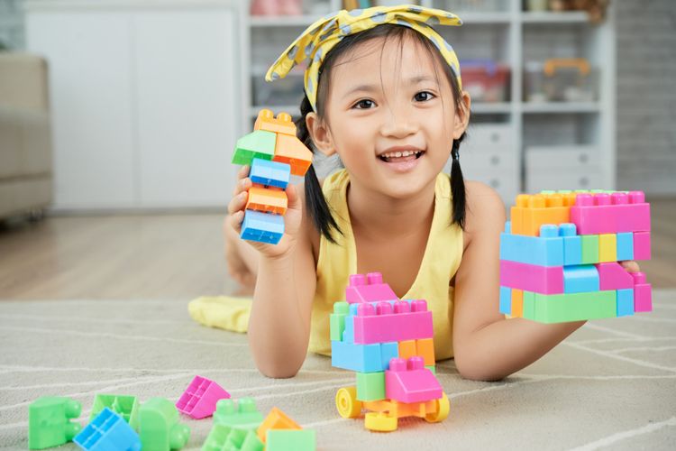 Independent play, bermain mandiri, anak bermain sendiri, Anak bermain mandiri, independent play, independent play time by age, anak bermain mandiri, Apakah baik bagi anak untuk bermain mandiri, Apa makna bermain bagi anak, Ini Tanda Anak Sudah Siap Bermain Mandiri Menurut Psikolog