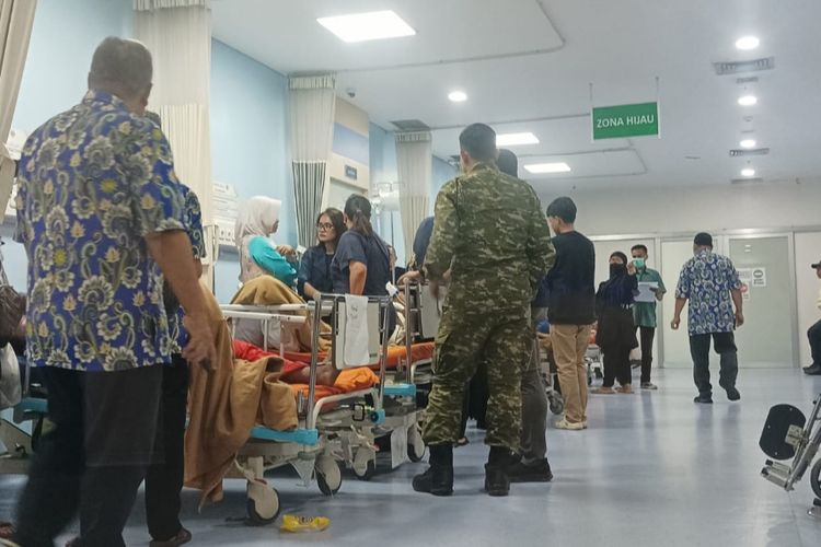 Ledakan di kelapa gading, Ledakan SMAN 72 Kelapa Gading, ledakan SMAN 72 Jakarta, ledakan SMAN 72, pelaku ledakan di SMAN 72 Jakarta, Pelaku Ledakan di SMAN 72 Diduga Siswa Korban Bullying, Sosok Pelaku Diduga Siswa SMAN 72, Pelaku Diduga Korban Perundungan dan Sering Menonton Video Kekerasan, Tiga Ledakan di Sekitar Masjid Sekolah, Kondisi Korban dan Proses Penyelidikan, Fakta Sementara: Terduga Pelaku Masih Dioperasi