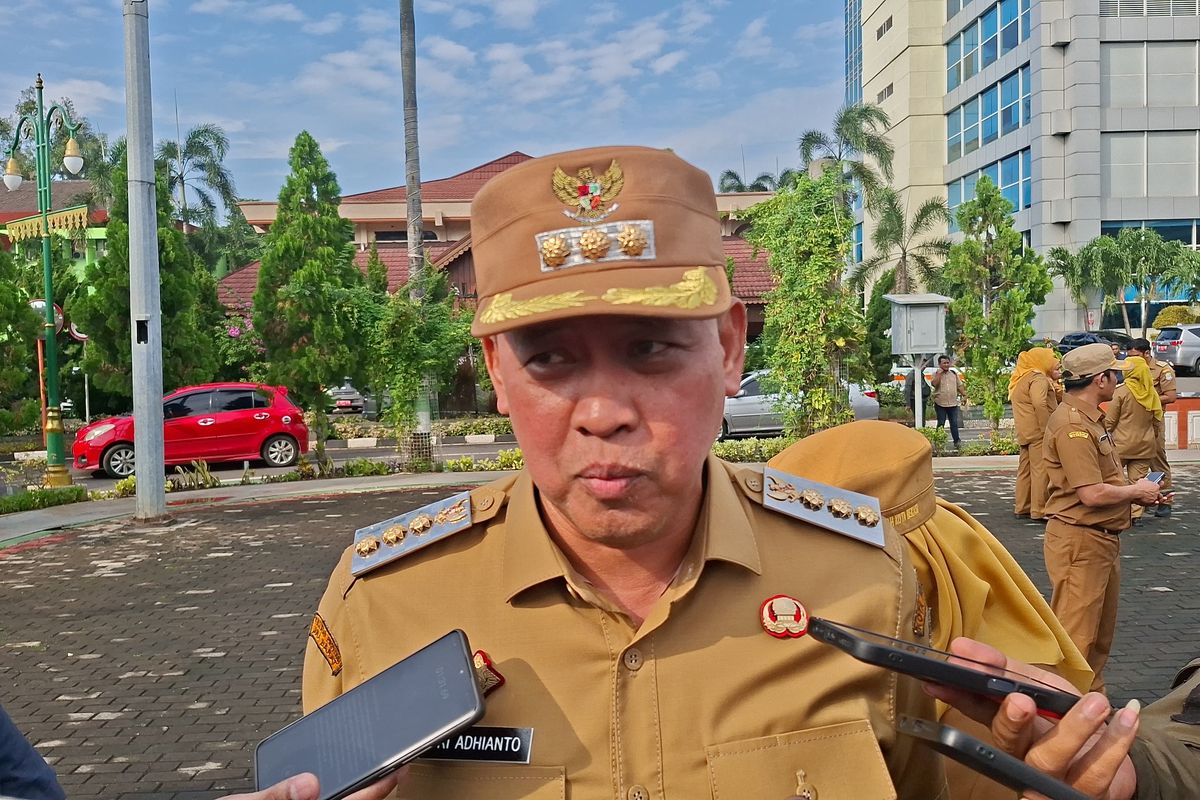 Bekasi, Tri Adhianto, Dedi Mulyadi, Gubernur Jawa Barat, gubernur jawa barat, wali kota Bekasi, kebijakan pendidikan di indonesia terbaru, siswa dilarang membawa hp ke sekolah, dilarang membawa hp ke sekolah, dilarang membawa motor ke sekolah, Alasan Pelajar Bekasi Dilarang Bawa HP Mulai Tahun Ajaran 2025/2026