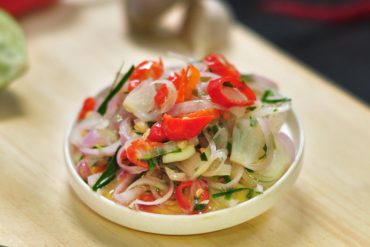 cara membuat sambal matah, cara membuat sambal matah segar, cara membuat sambal matah bali, kenapa sambal matah tidak bisa dijadikan oleh oleh, apakah sambal matah bisa disimpan, Semua Bahannya Mentah, Apa Sambal Matah Bisa Disimpan untuk Oleh-oleh?