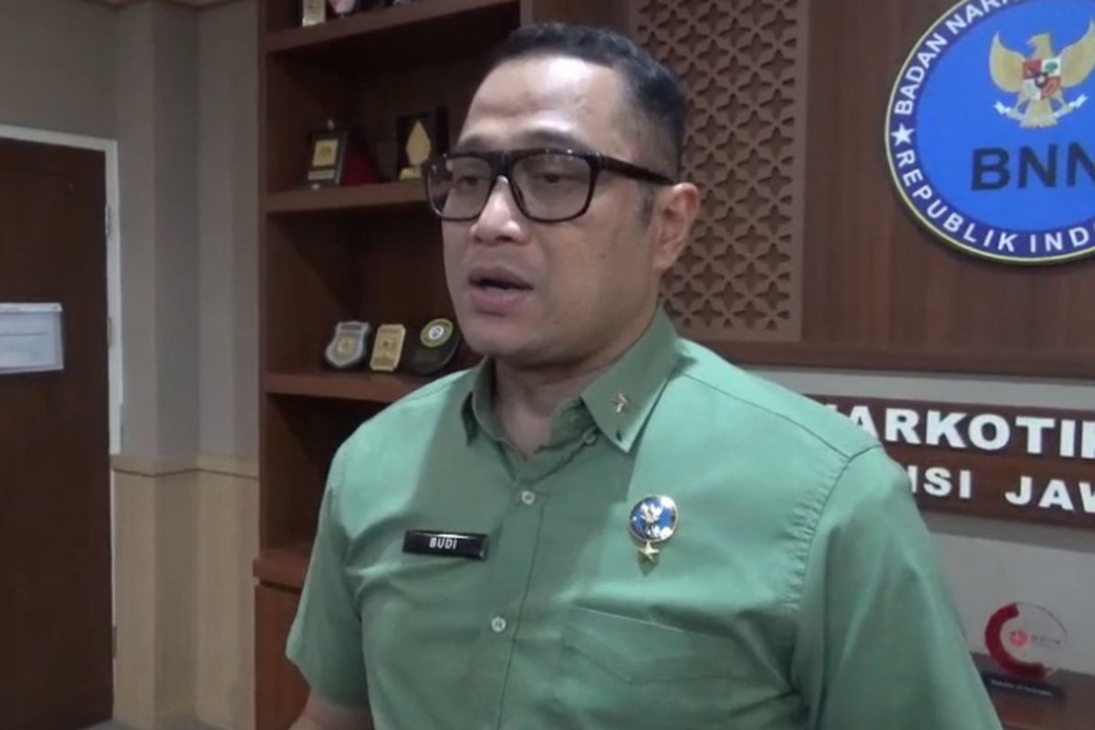 BNNP Jatim, Surabaya, narkoba, Jawa Timur, BNNP Jatim Temukan 15 Pelajar Surabaya Konsumsi Narkoba, Apa Langkah Selanjutnya?, Peningkatan Kasus Penggunaan Narkoba di Kalangan Pelajar, Strategi Pemberantasan Narkoba di Kawasan Jalan Kunti, Peran Orang Tua, Sekolah, dan Lingkungan dalam Pengawasan, Dampak Peredaran Narkoba yang Merusak