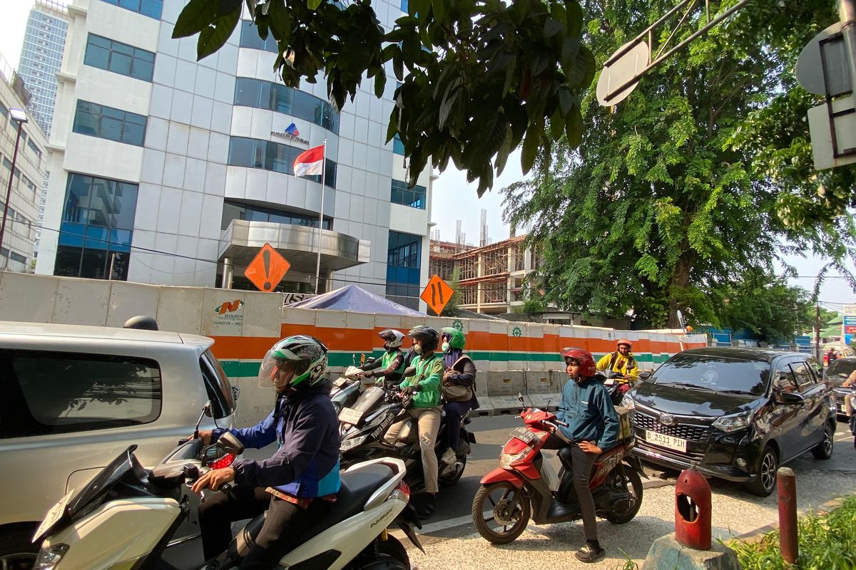 metode zipper merge, arus lalu lintas, perilaku pengemudi, Zipper Merge: Solusi Atasi Macet Akibat Galian Utilitas di Jakarta