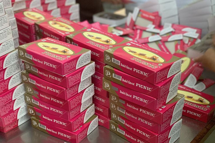 wisata Garut, wisata kuliner garut, wisata kuliner garut 2025, cara berkunjung ke pabrik dodol garut, tarif masuk pabrik dodol garut picnic, Mau Lihat Pembuatan Dodol Garut di Pabrik? Begini Caranya