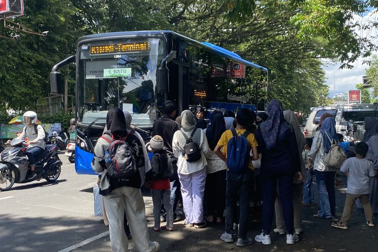 Trans Jatim, Malang, libur Lebaran, Kota Batu, Penumpang Trans Jatim Malang Raya Melonjak Saat Libur Lebaran, Kota Batu Jadi Favorit