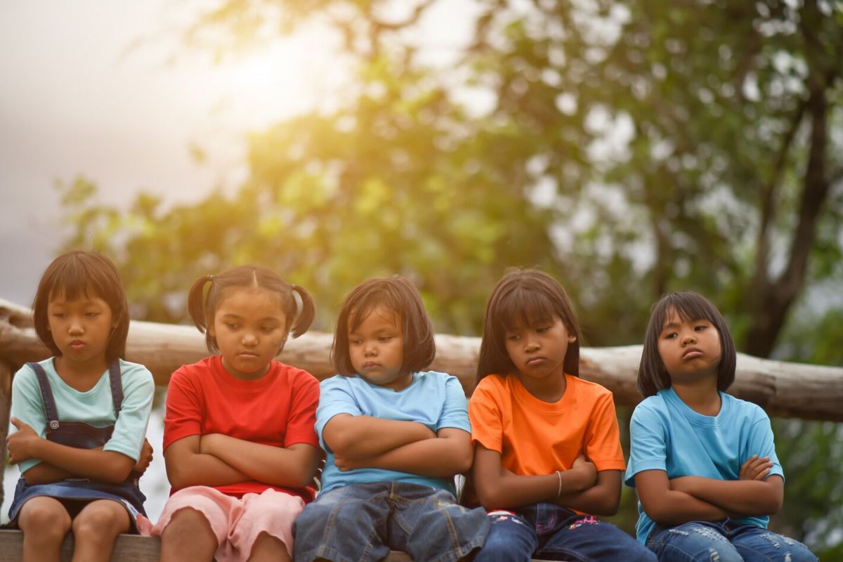 kesehatan mental, Psikolog Ingatkan Anak Tak Seharusnya Menanggung Beban Ekonomi Keluarga, Anak sangat peka terhadap tekanan ekonomi, Risiko psikologis jika anak dibebani masalah keuangan, Bedakan edukasi finansial dan membebani anak, Pentingnya rasa aman bagi tumbuh kembang anak