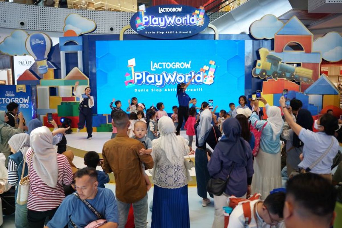 parenting, Jessica Iskandar, Samuel Zylgwyn, probiotik, Atta Halilintar, kesehatan pencernaan, Anggi Marito, Lactogrow, Tumbuh kembang anak, Permainan edukatif, Lactogrow PlayWorld, Lactobacillus reuteri, Sukses Digelar, LACTOGROW PlayWorld Ajak 35.000 Keluarga Main Bareng di Lima Kota