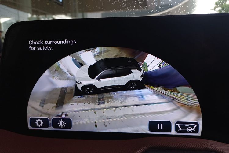 SUV listrik, Astra, test drive, mobil listrik, Urban Cruiser, Astra Biz Center, Astra Auto Fest 2025, Jajal Mobil Listrik Toyota Urban Cruiser di Astra Auto Fest 2025