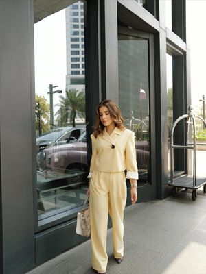 tas Hermès, tasya farasya cerai, sidang cerai tasya farasya, hermes birkin 30 himalaya niloticus crocodile palladium hardware, tas hermes harga, tasya farasya ahmad assegaf, gaya tasya farasya, 5 Gaya Tasya Farasya saat Hadir di Sidang Cerai Perdana, Kenakan Tas Hermes Seharga Rp 3,3 M, 1. Setelan kuning pastel yang chic, 2. Detail blazer cropped dan celana relaxed fit, 3. Tas Hermes senilai Rp 3,3 miliar, 4. Sepatu pointed heels transparan dan aksesori, 5. Rambut bergelombang dan makeup natural glam