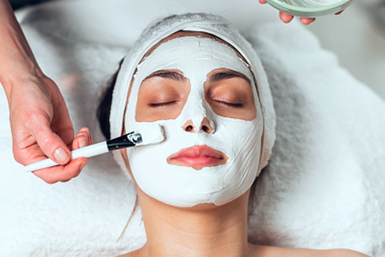 Perbedaan Clay Mask dan Mud Mask, Pilih Sesuai Jenis Kulit