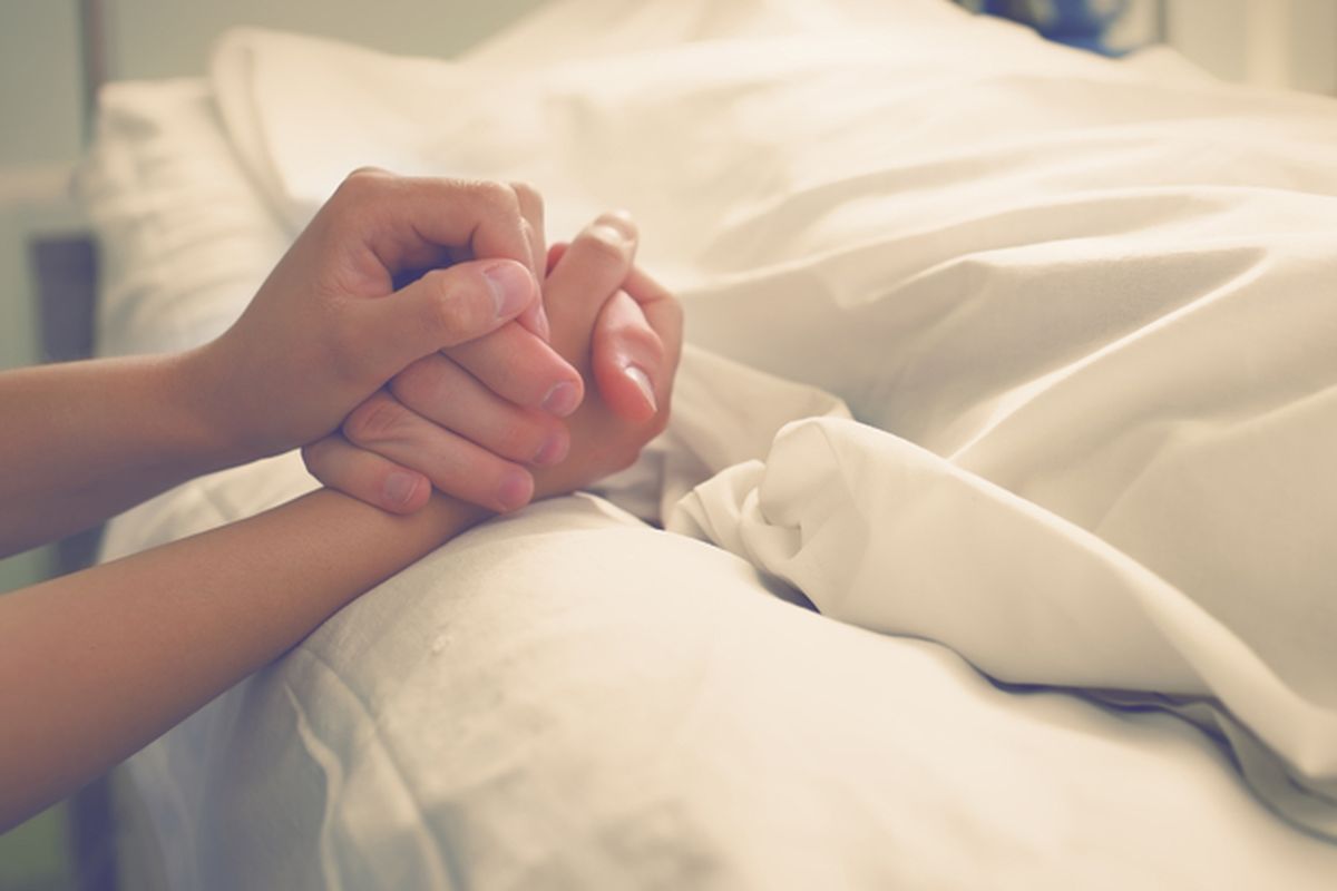 Hari Ibu, Merayakan Hari Ibu, Cara Merayakan Hari Ibu Bagi yang Sudah Tidak Punya Ibu, Lakukan sesuatu yang disukai ibu, Menulis surat untuk ibu, Curhat ke teman dekat, Berdonasi dan jadi sukarelawan atas nama ibu, Mengunjungi makam ibu