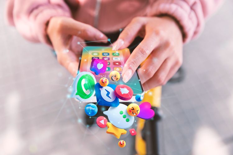Facebook, instagram, internet, YouTube, media sosial, APJII, millenial, TikTok, Gen Z, jumlah pengguna internet di indonesia, Gen Alpha, jumlah pengguna internet di indonesia 2025, tingkat penetrasi internet, Jumlah Pengguna Internet di Indonesia Tahun 2025 Tembus 229,4 Juta, Tingkat penetrasi konsisten tumbuh konsisten, Didominasi pengguna muda, Alasan terhubung internet, Internetan 1-6 jam sehari, Aplikasi media sosial favorit