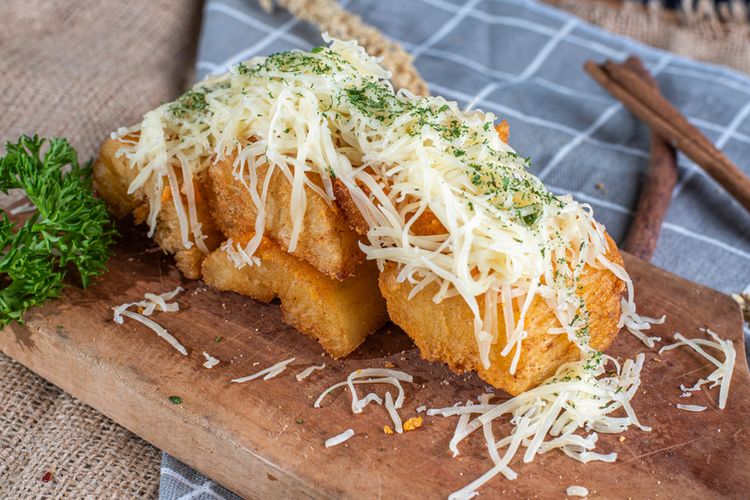 resep singkong goreng, resep singkong goreng merekah, cara goreng singkong empuk, cara goreng singkong biar empuk dan mekar, singkong goreng tidak keras, trik singkong empuk, Cara Goreng Singkong Empuk &amp; Tidak Keras, Cukup Tambahkan Air Bumbu!, Resep Singkong Goreng Empuk, Cara membuat singkong goreng, Tips Agar Singkong Tidak Keras &amp; Lebih Empuk, Tips Penyimpanan