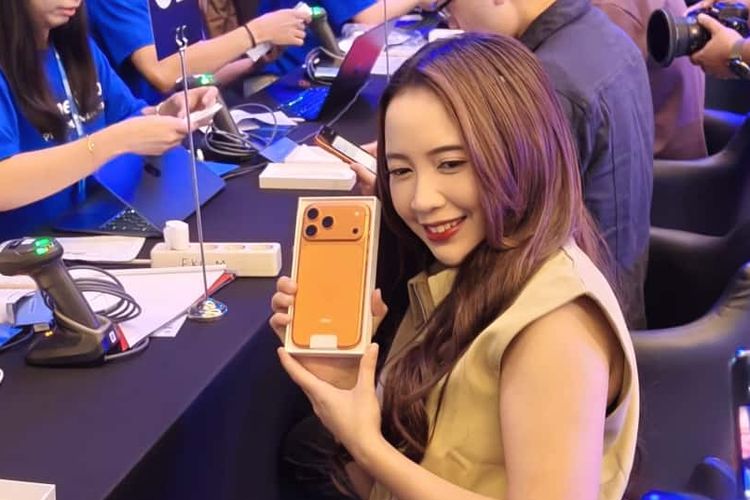 blibli, iPhone 17, Blibli Midnight Launch, Warga PIK Jadi yang Pertama Terima iPhone 17 dari Blibli, Harga iPhone 17, Harga iPhone 17 Pro, Harga iPhone 17 Pro Max, Harga iPhone Air
