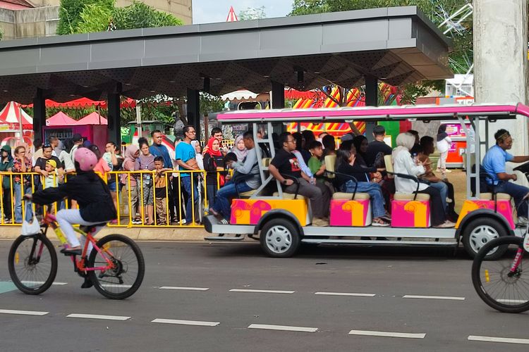 harga, diskon, tiket, TMII, Trans Studio Bandung, Trans Snow World Bekasi, hari pelanggan nasional 2025, promo Harpelnas 2025, 6 Promo Tempat Wisata di Hari Pelanggan Nasional 2025, Tiket Trans Studio Jadi Lebih Murah!, Trans Studio Bali, Bandung, dan Cibubur, Trans Snow World Bekasi, Bintaro, Surabaya, dan Makassar, Jungleland Adventure Theme Park, Robopark Indonesia, Waterboom Jogja