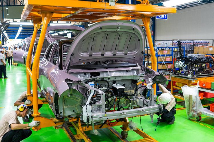 Geely, Starray EM-i, Geely EX5, Handal Indonesia Motor, Geely Auto Indonesia, Geely EX2, Geely Mulai Rakit Lokal Mobil Listrik EX2