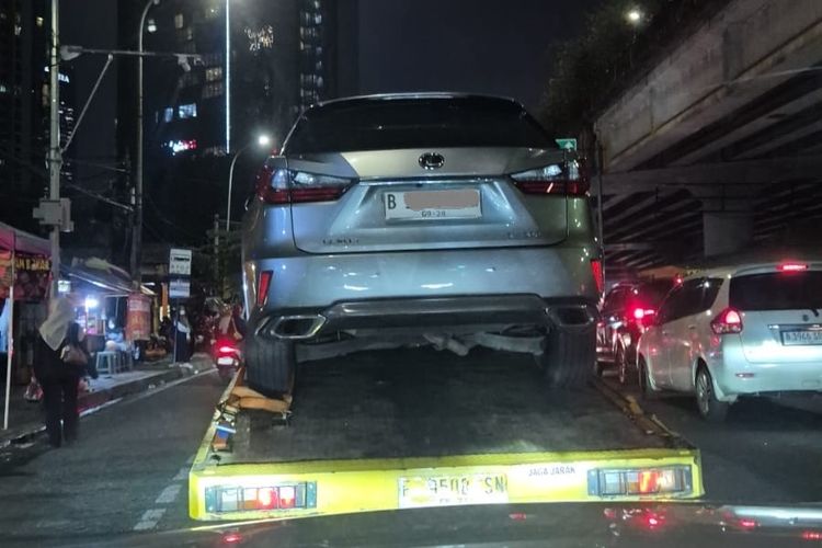 Pertamax, Pertamina, BBM oplosan, BBM kotor, lexus mogok, Pertamina Tanggapi Kasus Lexus Mogok Usai Isi Pertamax