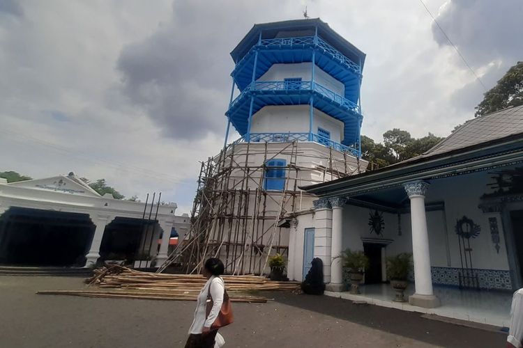 Museum Keraton Solo, Keraton Solo, Polemik Penggantian Gembok Keraton Surakarta, Ini Tanggapan LDA dan Pihak Pakubuwono XIV Purbaya, LDA Pertanyakan Hak Akses Museum Keraton Solo, Insiden Penggantian Gembok dan Respons LDA, Surat Permintaan Akses yang Dipersoalkan, Insiden dengan Petugas BPK, Revitalisasi Museum dan Tim Lima, Sikap Kubu Pakubuwono XIV Purbaya, Latar Belakang Panggung Songgo Buwono dan Konflik Keraton