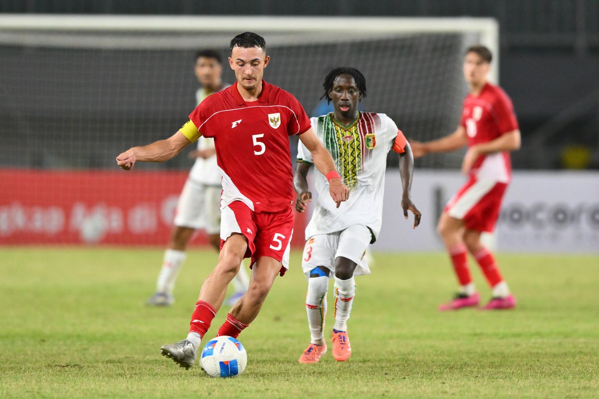SEA Games 2025, Timnas U22 Indonesia, Indra Sjafri, Ivar Jenner, ivar jenner, indonesia vs mali, Timnas U22 Indonesia vs Mali, Skor Timnas U22 Indonesia vs Mali, Timnas U22 Indonesia Vs Mali: Ivar Jenner Jadi Angin Segar Garuda Muda