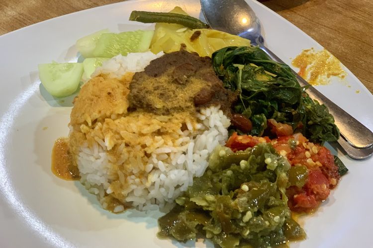 Aturan Makan di Sejumlah RM Padang Saat Ramadhan, Dilarang Dine In Sebelum Maghrib