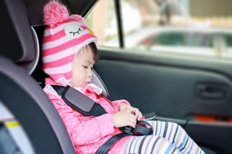 Waspada, 5 Kesalahan Pola Asuh Ini Bisa Membahayakan Anak, 1. Pemakaian kursi mobil menghadap depan, 2. Menuruti kebiasaan anak pilih-pilih makanan, 3. Abai memantau penggunaan media sosial, 4. Jadwal terlalu padat dan kurang bermain, 5. Menunda jadwal vaksinasi