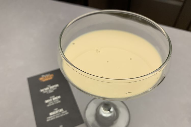 cara membuat kopi susu, cara membuat kopi susu enak, cara membuat milk brew coffee, Cara Seduh Kopi Pakai Susu, Ini Resep Milk Brew Coffee ala Juara Dunia