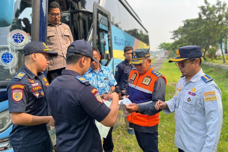Jagorawi, Bogor, libur panjang, Ada KIR dan KPS Palsu, 19 Bus Terjaring Pengecekan Kemenhub