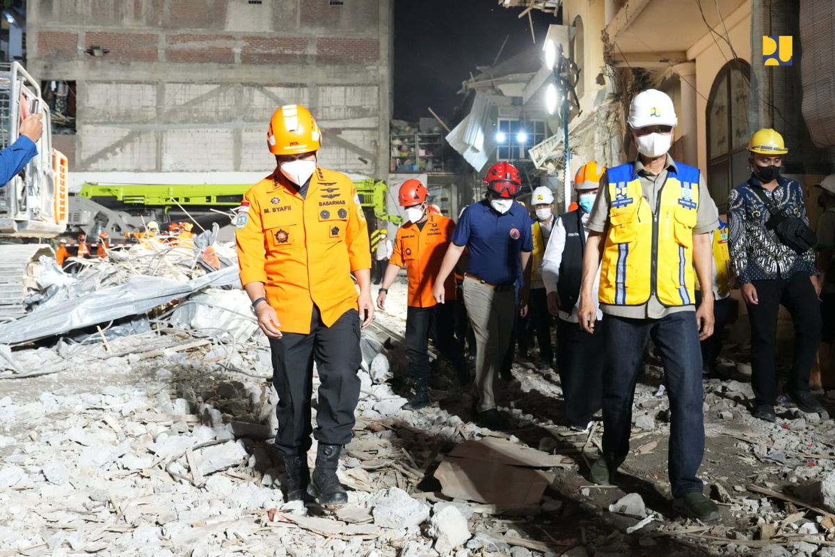 Menteri PU, musala Ponpes Al Khoziny ambruk, ponpes al khozini roboh, ponpes al khonizy ambruk, ponpes al khonizy sidoarjo, Menteri PU soal Dugaan Santri Ikut Bangun Ponpes Al Khoziny: Dari Santri untuk Santri Konsepnya Itu Kan