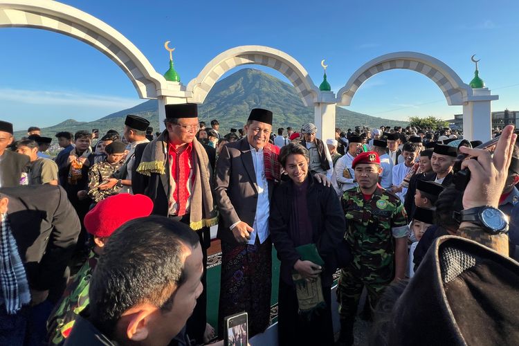 Lapangan Garung, Lapangan garung, lapangan garung wonosobo, shalat idul adha di lapangan garung, Puluhan Ribu Orang Padati Lapangan Garung Wonosobo untuk Shalat Idul Adha