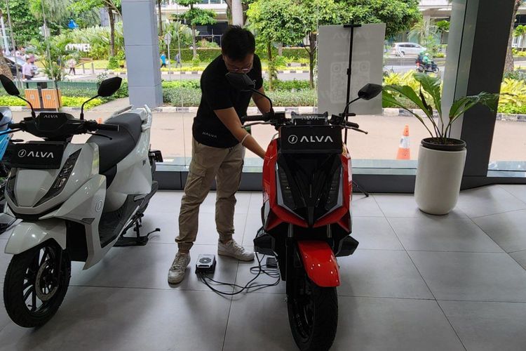 kendaraan listrik, infrastruktur pengisian daya, energi bersih, motor listrik ALVA, Inovasi Alva untuk Mempermudah Pengisian Motor Listrik