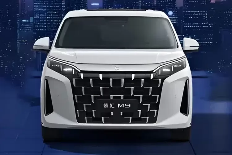 mobil listrik, MPV pintu geser, taksi, BYD Linghui M9: MPV Pintu Geser Untuk Pasar Taksi