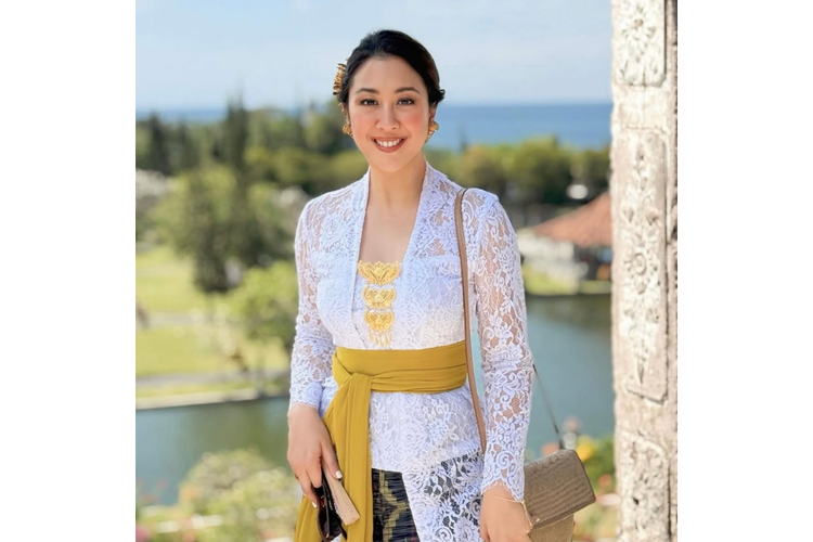 Dian Sastrowardoyo, Hari Kebaya Nasional, Putri Marino, inspirasi berkebaya, Yura Yunita, Hari Kebaya Nasional 2025, Sherina, Lutesha, inspirasi kebaya, hari kebaya nasional 2025, 5 Gaya Kebaya Selebritas untuk Inspirasi Hari Kebaya Nasional, Sherina hingga Putri Marino, 1. Yura Yunita, 2. Dian Sastrowardoyo, 3. Sherina Munaf, 4. Lutesha, 5. Putri Marino