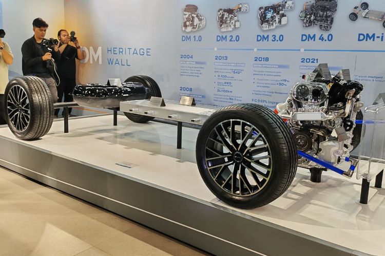 M6 DM, BYD M6 DM, PHEV, BYD Sebut Harga M6 DM Bakal Kompetitif