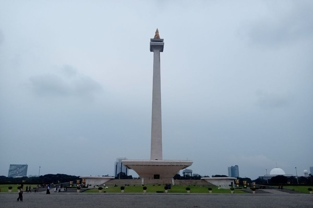 Monas, Tempat parkir di Monas, Tempat parkir di monas, Tempat Parkir di Monas, Awas Ban Digembosi Jika Parkir Sembarangan