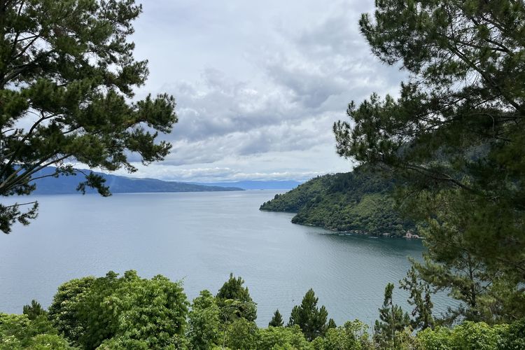 Danau Toba, penginapan di Danau Toba, hotel di Danau Toba, penginapan di Toba dan Samosir, danau toba, penginapan di danau toba, hotel di danau toba, Penginapan di Toba dan Samosir, rekomendasi hotel dekat danau toba, 4 Penginapan di Danau Toba, Suasana Tenang Dikelilingi Perbukitan, 1. Bobocabin Patra Parapat, 2.  Bobocabin Kaldera, 3. Marianna Resort &amp; Convention Tuktuk, 4. Vany Villa Balige