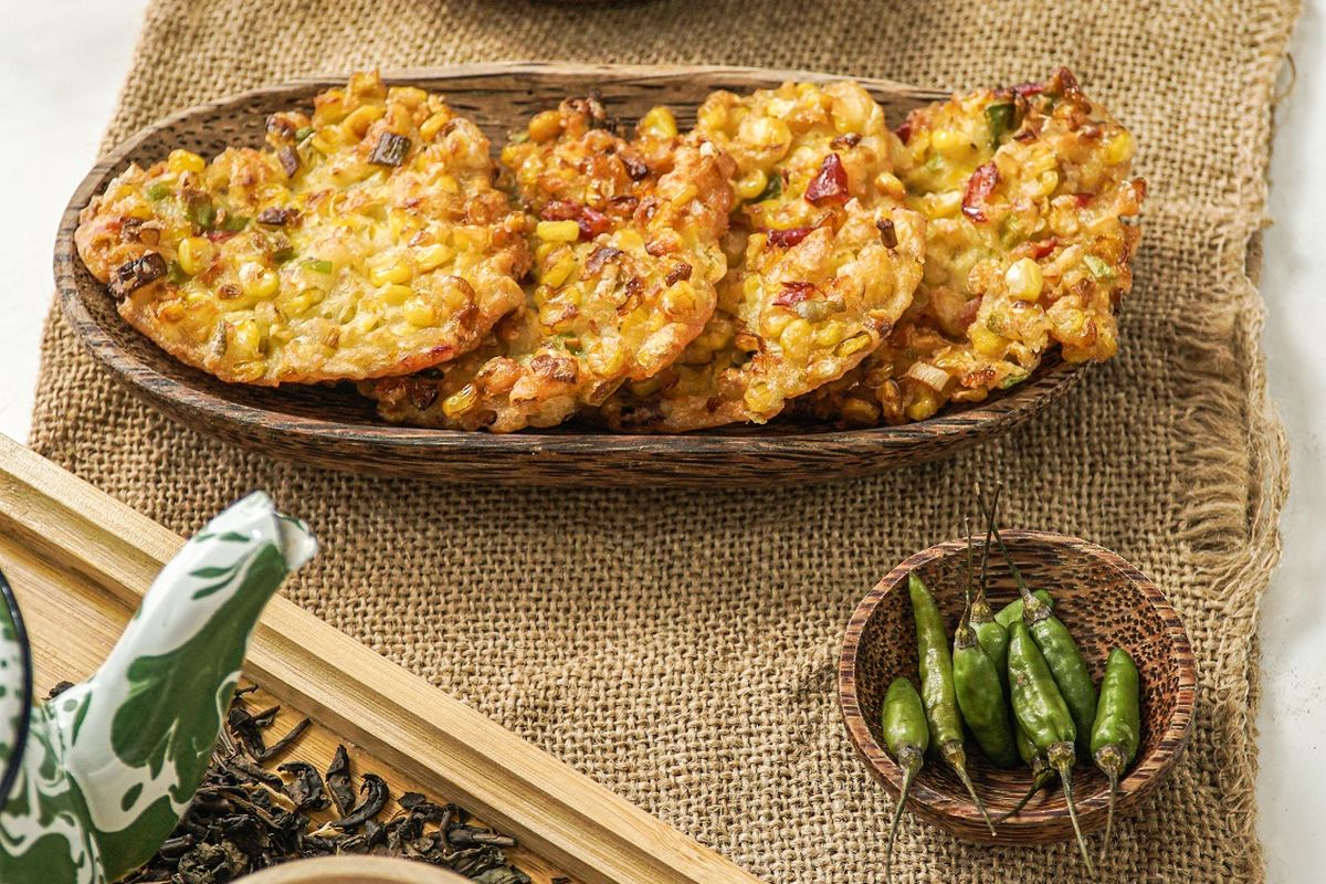 resep bakwan jagung, resep bakwan jagung renyah dan empuk, resep bakwan jagung renyah tahan lama, resep bakwan jagung simple, Resep Bakwan Jagung Renyah Tanpa Baking Powder, Bumbunya 3 Bahan