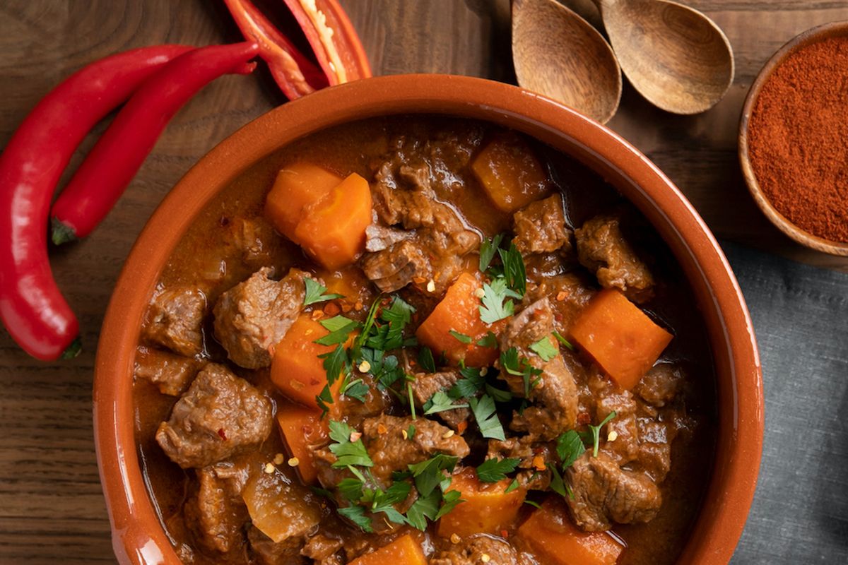 tongseng kambing, Idul Adha, cara membuat tongseng kambing, Tongseng Kambing, Cara Membuat Tongseng Kambing, Resep tongseng kambing, idul adha, Cara membuat tongseng kambing, resep tongseng kambing tanpa santan, Resep Tongseng Kambing Tanpa Santan, Rahasia Tetap Enak dan Gurih, Bahan-bahan, Bumbu halus, Siapkan daging, Tumis bumbu halus, Tumis bumbu iris, Tambahkan bumbu ke dalam rebusan daging