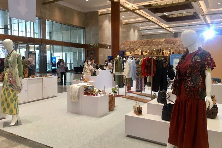 Inacraft, Inacraft 2025, tips belanja di Inacraft 2025, inacraft 2025 oktober, 5 Tips Belanja di Inacraft 2025, Jangan Ragu Coba Produk yang Akan Dibeli, 1. Catat barang yang ingin dicari, 2. Lakukan survei ke  beberapa booth, 3. Jangan ragu untuk mencoba produk, 4. Pakai sepatu yang nyaman, 5. Bawa tas belanja sendiri