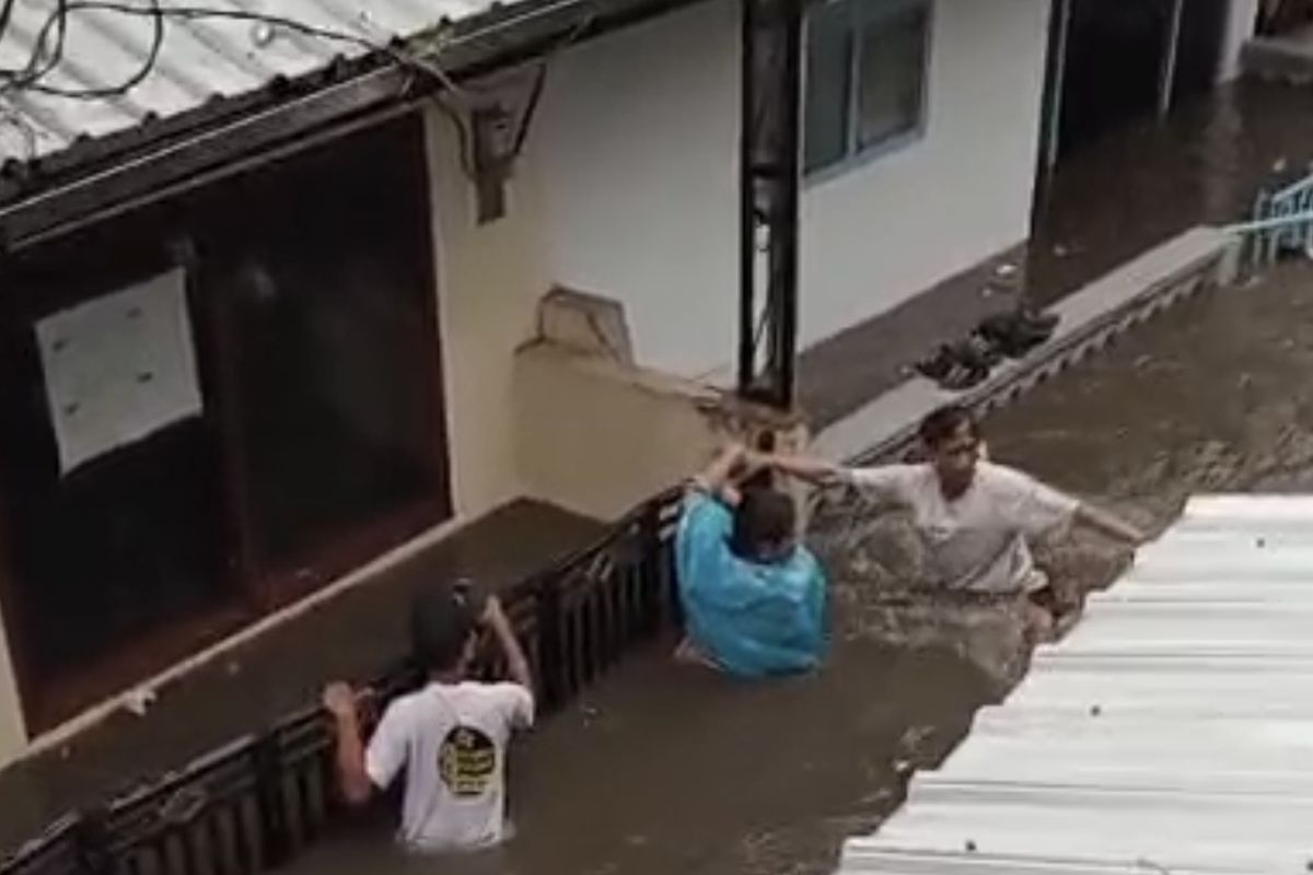 Kota Malang, Jawa Timur, banjir, BPBD, banjir di Malang, Bencana hidrometeorologi, bencana hidrometeorologi, Banjir di Malang, Kota Malang Diterjang Banjir, 39 Titik Tergenang hingga 1,5 Meter