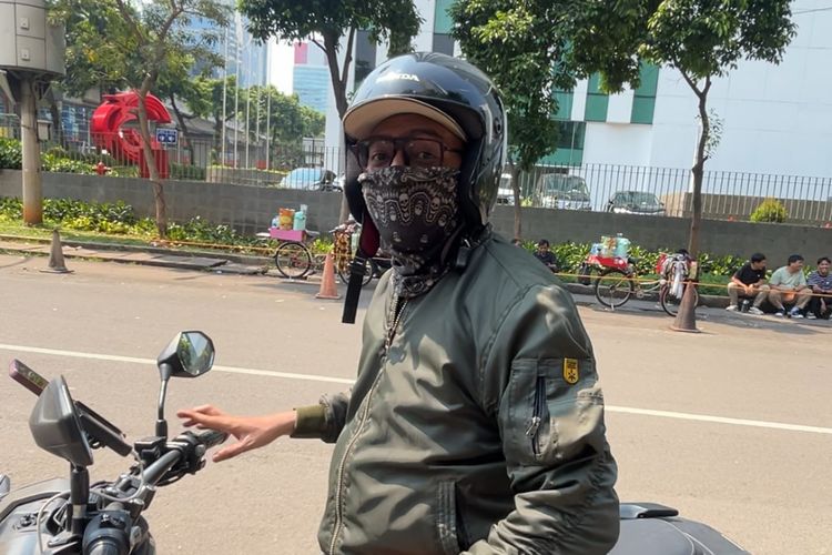 Jasa Gue Temenin Jalan, Gue Temenin Jalan, Jasa Gue Temenin Jalan Jakarta, Jasa “Gue Temenin Jalan” Didominasi Pelanggan Perempuan, Apa itu jasa Gue Temenin Jalan?, Pelanggan didominasi kaum hawa , Jangkauan dan cara pemesanan, Menjaga profesionalisme jadi kunci utama