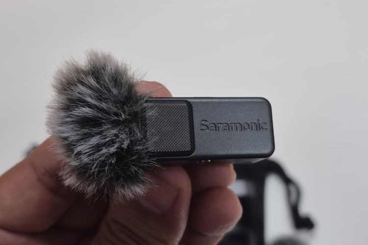 mikrofon wireless, Saramonic Air, microphone, wireless microphone, mikrofon saramonic air, unboxing saramonic air, Mencoba Saramonic Air, Microfon Wireless Ringkas dan Murah untuk Kreator Konten, Isi kemasan lengkap dan praktis, Receiver mungil, bisa dipasang di kamera dan HP, Konek tanpa ribet, Dipakai di smartphone tidak perlu mode "Pro", Pengalaman Pemakaian, Kesimpulan, Harga Saramonic Air di Indonesia