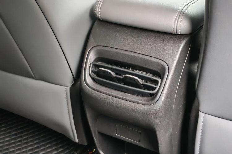 Geely EX2, Interior Geely EX2 Pro: Minimalis, Layar Besar Jadi Pusat Perhatian
