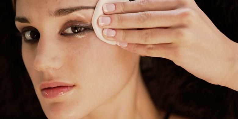 dokter spesialis kulit kelamin dan estetika, triple cleansing apa saja, metode triple cleansing, apa itu triple cleansing, bagaimana cara triple cleansing, tahapan triple cleansing, 3 Tahapan Triple Cleansing agar Kulit Wajah Lebih Bersih dan Sehat