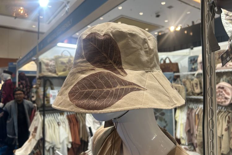 Inacraft, Inacraft 2025, pameran inacraft, pameran inacraft 2025, belanja di inacraft, Bawa Rp 300.000 Belanja di Inacraft 2025, Dapat Apa Saja?, 1. Blouse batik, 2. Aksesori kuningan etnik, 3. Kerajinan rajut , 4. Baju batik anak, 5. Perhiasan silver, 6. Bucket hat ecoprint 