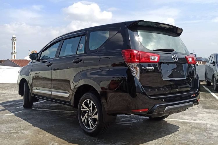 Performa mesin, MPV keluarga, Toyota Kijang Innova Reborn, Asyraf Rafi, Pengalaman 3 Tahun Pemilik Toyota Kijang Innova Reborn: Plus Minus, Performa Mesin, Kenyamanan dan Konsumsi Bahan Bakar, Gaya Desain , Pengereman dan Fitur yang Masih Perlu Peningkatan, Biaya Perawatan , Pengalaman Servis yang Berbeda, Kesimpulan: Kelebihan dan Kekurangan, Kelebihan:, Kekurangan: