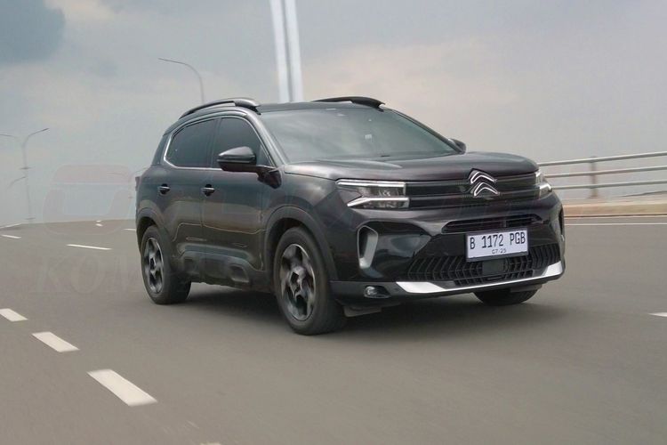 Citroen C5 Aircross, suspensi Progressive Hydraulic Cushions, SUV Medium, performan mesin turbo, Kelebihan dan Kekurangan Citroen C5 Aircross di Indonesia, Desain Modern SUV Eropa, Fitur dan Mode Berkendara, Suspensi Khas Citroen, Tes Akselerasi, Uji Konsumsi BBM, Hasil Tes, Kesimpulan