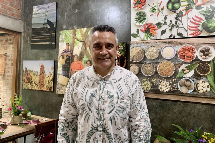 Teknik Masak Bawah Tanah ala Maori dan Papua Ternyata Mirip, Seperti Apa?, Hangi dan bubigi, Masak di dalam kolam ikan, Cara masak bubigi atau bakar batu, Cara masak hangi