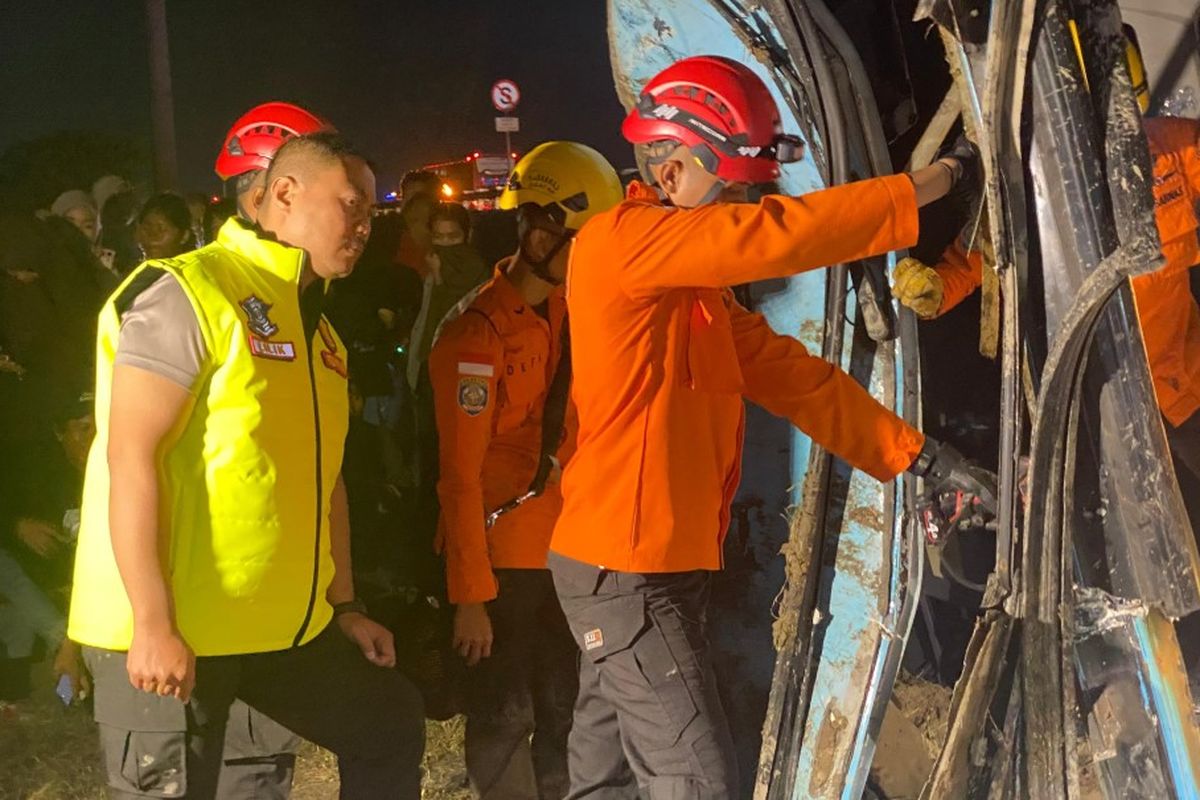 Polres Brebes, Kecelakaan Bus Zentrum di Tol Pejagan-Pemalang Tewaskan 1 Orang, Polisi Selidiki Penyebab Laka