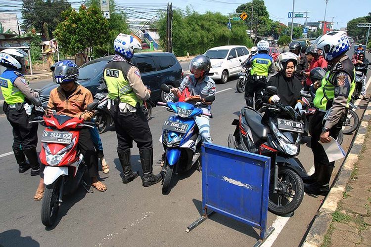 operasi zebra, Polda Jabar, Operasi Zebra Lodaya, Operasi Zebra, besaran denda tilang, operasi zebra lodaya, operasi zebra 2025, pelanggaran operasi zebra, Operasi Zebra Lodaya 2025, Tilang Operasi Zebra, daftar pelanggaran Operasi Zebra 2025, denda tilang Operasi Zebra 2025, Catat, Ini Besaran Denda Tilang Operasi Zebra 2025 di Jawa Barat